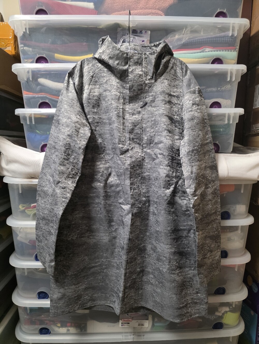 lululemon Men's Gray Camo Long Hooded Rain Coat Full Zip Logo Accent Size L